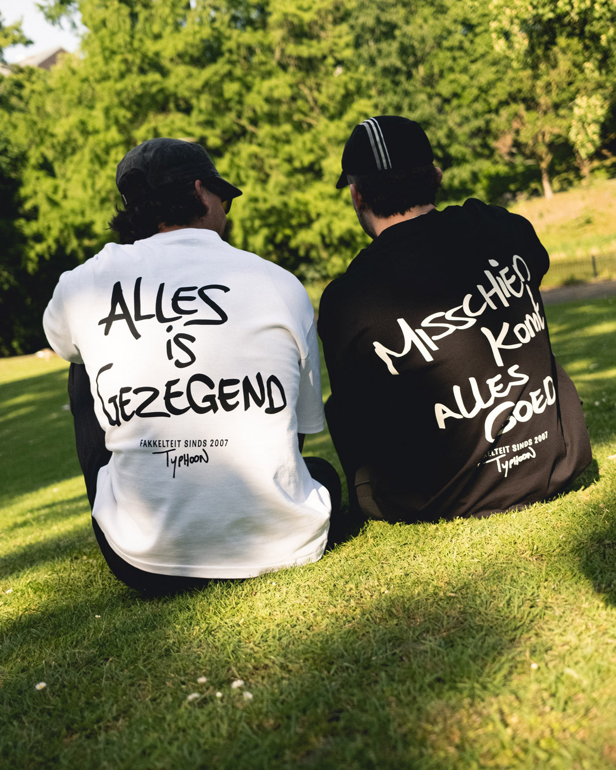 PRE-ORDER 'Gezegend pack" TYPHOON - 2 tee's + Tote