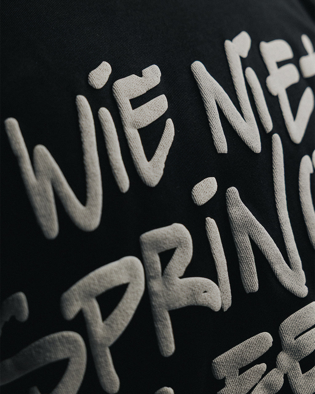 'WIE NIET SPRING IS EEN GERRIT" Sticks - Tee