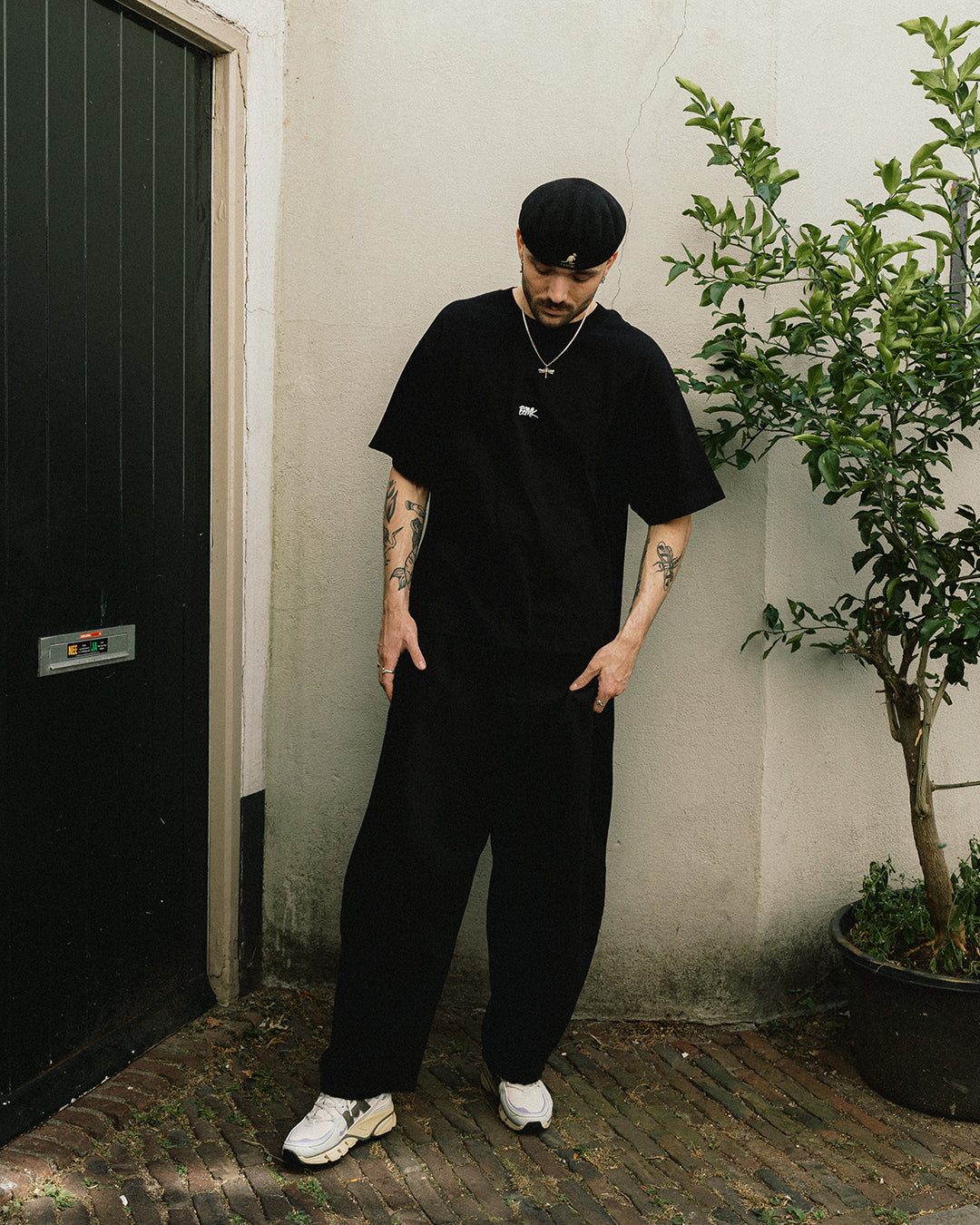 'Strik Je Veters Breek De Tent Af" RICO & Sticks - Tee