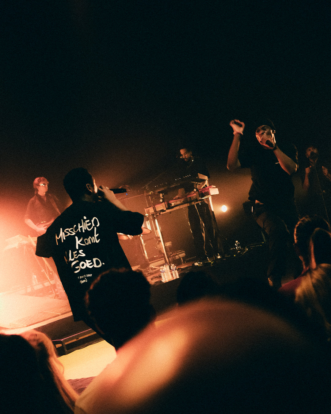 PRE ORDER 'Misschien Komt Alles Goed" - TYPHOON - Tee Zwart